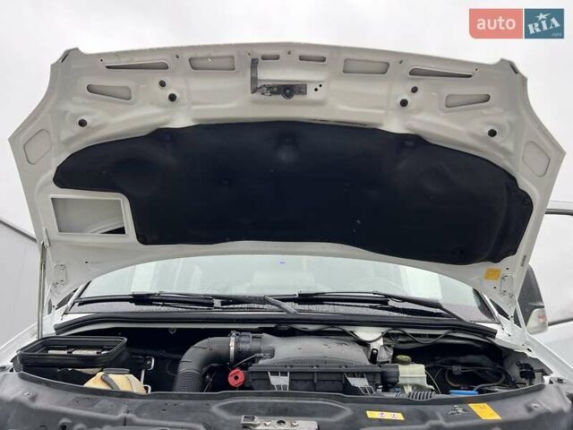 Белый Мерседес Sprinter, объемом двигателя 2.2 л и пробегом 496 тыс. км за 34500 $, фото 13 на Automoto.ua