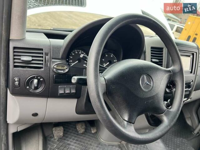 Белый Мерседес Sprinter, объемом двигателя 2.2 л и пробегом 406 тыс. км за 38500 $, фото 25 на Automoto.ua