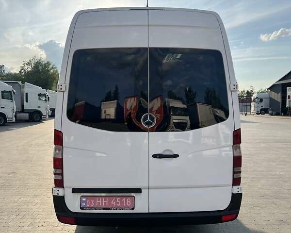 Белый Мерседес Sprinter, объемом двигателя 2.1 л и пробегом 368 тыс. км за 27700 $, фото 5 на Automoto.ua