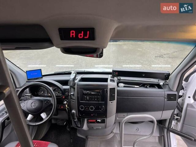 Белый Мерседес Sprinter, объемом двигателя 3 л и пробегом 540 тыс. км за 46900 $, фото 41 на Automoto.ua
