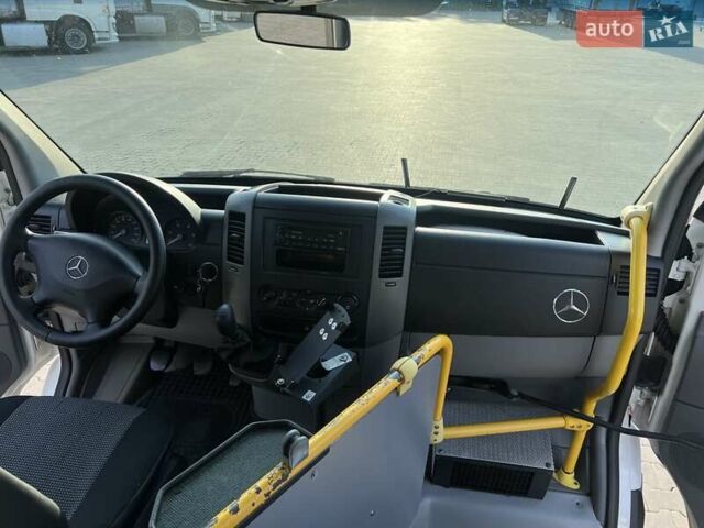 Белый Мерседес Sprinter, объемом двигателя 2.1 л и пробегом 368 тыс. км за 27700 $, фото 9 на Automoto.ua