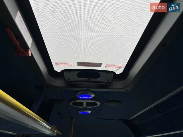 Белый Мерседес Sprinter, объемом двигателя 2.2 л и пробегом 496 тыс. км за 34500 $, фото 35 на Automoto.ua