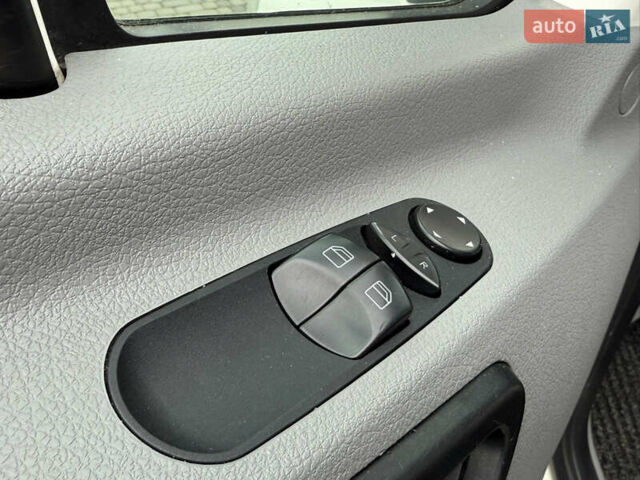 Білий Мерседес Sprinter, об'ємом двигуна 2.14 л та пробігом 250 тис. км за 28000 $, фото 10 на Automoto.ua