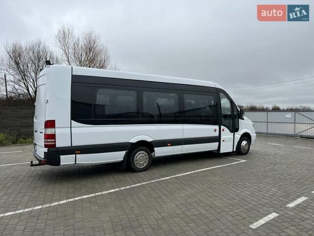 Белый Мерседес Sprinter, объемом двигателя 2.2 л и пробегом 496 тыс. км за 34500 $, фото 2 на Automoto.ua