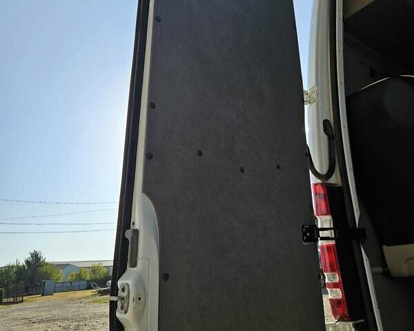 Белый Мерседес Sprinter, объемом двигателя 2.2 л и пробегом 372 тыс. км за 31950 $, фото 10 на Automoto.ua