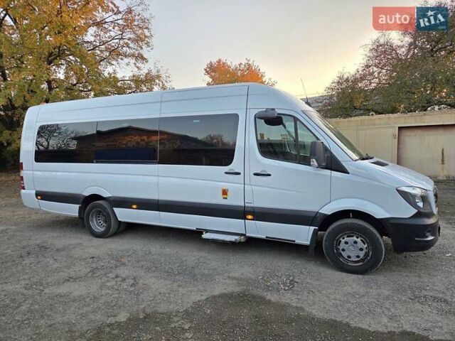 Белый Мерседес Sprinter, объемом двигателя 2.2 л и пробегом 334 тыс. км за 38700 $, фото 9 на Automoto.ua