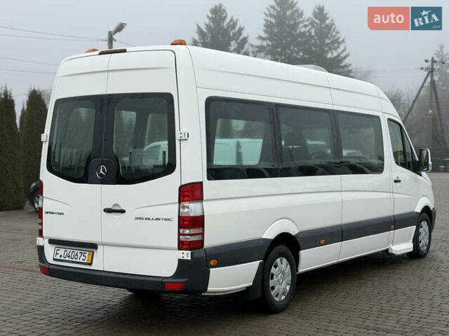 Белый Мерседес Sprinter, объемом двигателя 2.14 л и пробегом 247 тыс. км за 28700 $, фото 3 на Automoto.ua