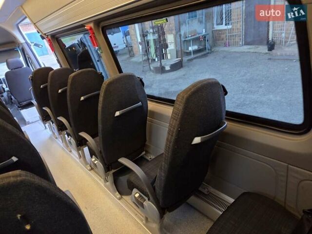Белый Мерседес Sprinter, объемом двигателя 2.2 л и пробегом 334 тыс. км за 38700 $, фото 37 на Automoto.ua