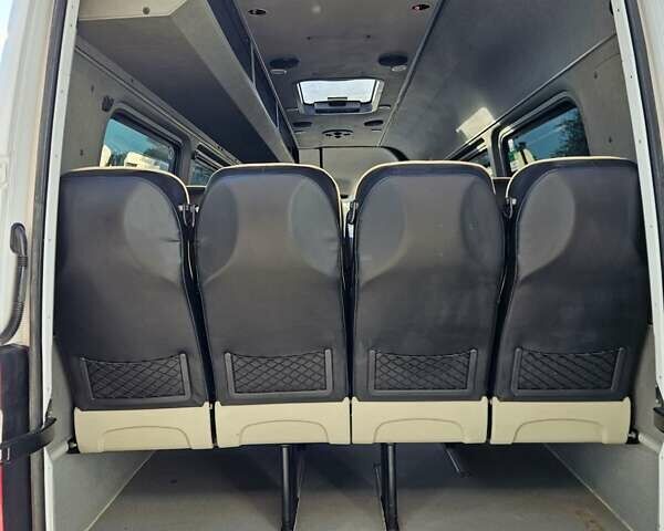 Белый Мерседес Sprinter, объемом двигателя 2.2 л и пробегом 372 тыс. км за 31950 $, фото 11 на Automoto.ua