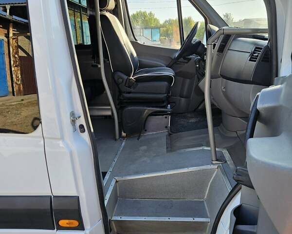 Белый Мерседес Sprinter, объемом двигателя 2.2 л и пробегом 372 тыс. км за 31950 $, фото 18 на Automoto.ua