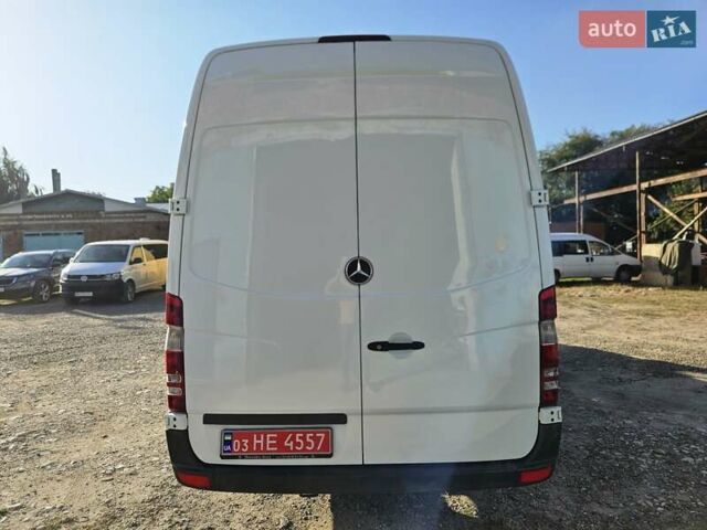 Белый Мерседес Sprinter, объемом двигателя 2.2 л и пробегом 372 тыс. км за 31950 $, фото 1 на Automoto.ua