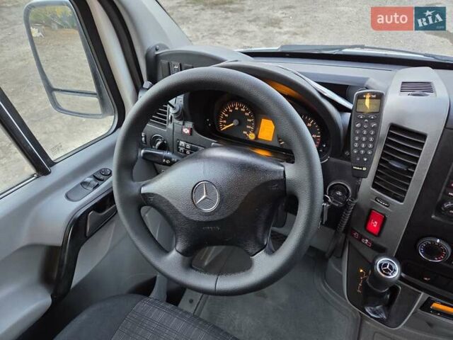 Белый Мерседес Sprinter, объемом двигателя 2.2 л и пробегом 334 тыс. км за 38700 $, фото 45 на Automoto.ua