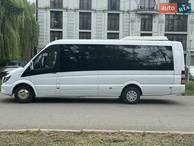Белый Мерседес Sprinter, объемом двигателя 2.14 л и пробегом 450 тыс. км за 48000 $, фото 3 на Automoto.ua