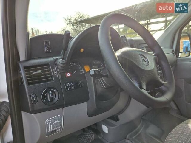 Білий Мерседес Sprinter, об'ємом двигуна 2.2 л та пробігом 323 тис. км за 38700 $, фото 29 на Automoto.ua