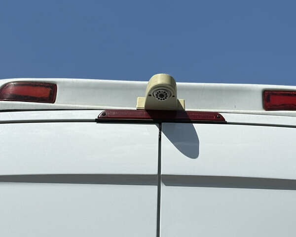 Белый Мерседес Sprinter, объемом двигателя 2.14 л и пробегом 500 тыс. км за 43500 $, фото 4 на Automoto.ua