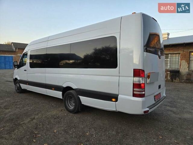 Белый Мерседес Sprinter, объемом двигателя 2.2 л и пробегом 334 тыс. км за 38700 $, фото 2 на Automoto.ua