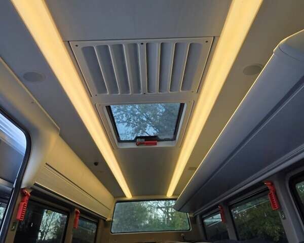 Белый Мерседес Sprinter, объемом двигателя 2.2 л и пробегом 334 тыс. км за 38700 $, фото 29 на Automoto.ua