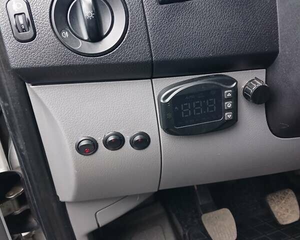 Белый Мерседес Sprinter, объемом двигателя 2.7 л и пробегом 462 тыс. км за 38800 $, фото 8 на Automoto.ua
