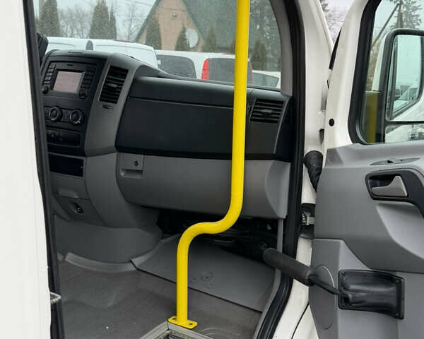 Белый Мерседес Sprinter, объемом двигателя 2.14 л и пробегом 247 тыс. км за 28700 $, фото 15 на Automoto.ua
