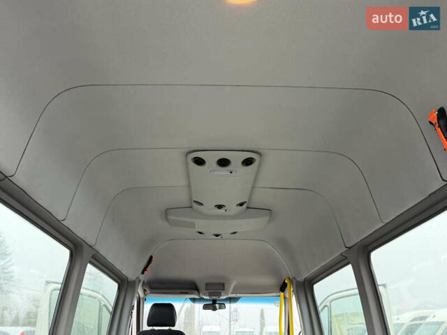 Белый Мерседес Sprinter, объемом двигателя 2.14 л и пробегом 247 тыс. км за 28700 $, фото 12 на Automoto.ua