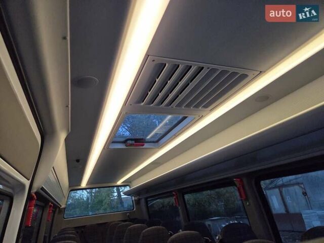 Белый Мерседес Sprinter, объемом двигателя 2.2 л и пробегом 334 тыс. км за 38700 $, фото 48 на Automoto.ua