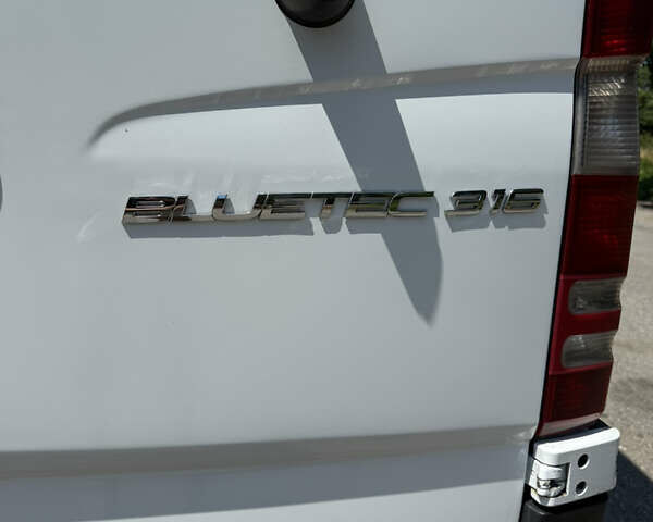 Белый Мерседес Sprinter, объемом двигателя 2.14 л и пробегом 500 тыс. км за 43500 $, фото 6 на Automoto.ua