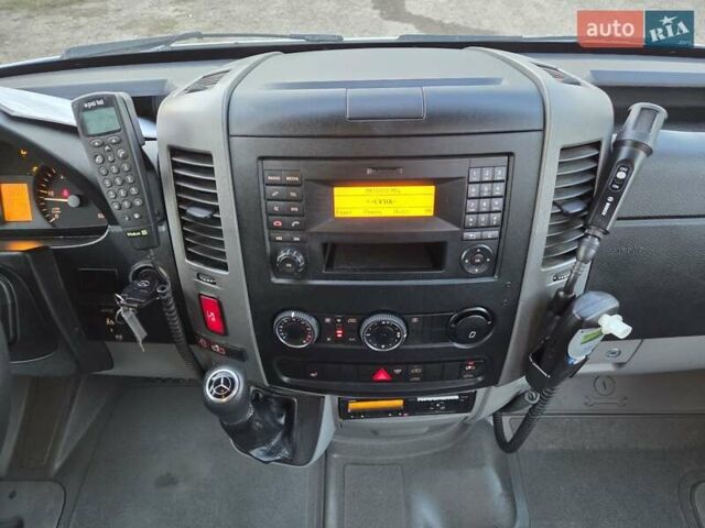 Белый Мерседес Sprinter, объемом двигателя 2.2 л и пробегом 334 тыс. км за 38700 $, фото 44 на Automoto.ua