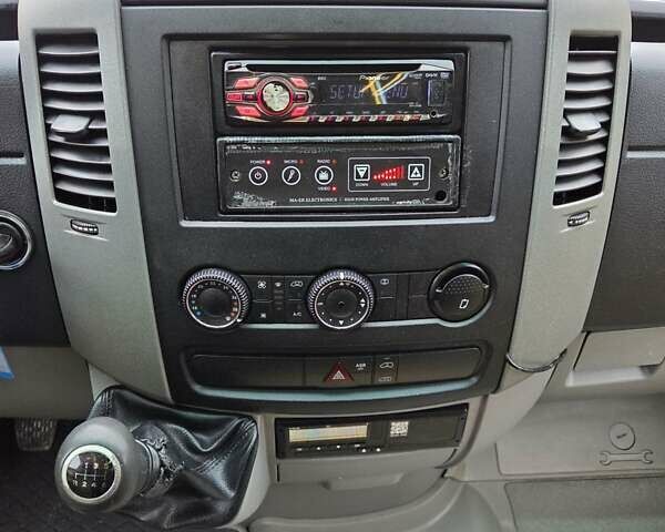 Мерседес Sprinter 2015 в Черновцах на Automoto.ua Белый Мерседес Sprinter, объемом двигателя 3 л и пробегом 497 тыс. км за 49900 $, фото 55 на Automoto.ua