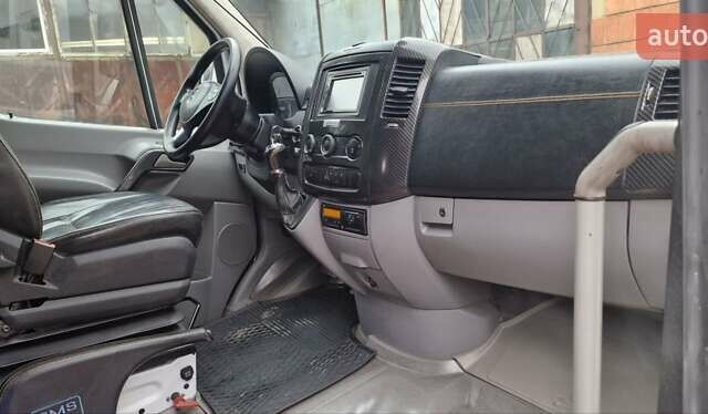 Белый Мерседес Sprinter, объемом двигателя 3 л и пробегом 340 тыс. км за 59900 $, фото 33 на Automoto.ua