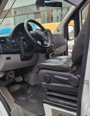 Белый Мерседес Sprinter, объемом двигателя 3 л и пробегом 340 тыс. км за 59900 $, фото 38 на Automoto.ua