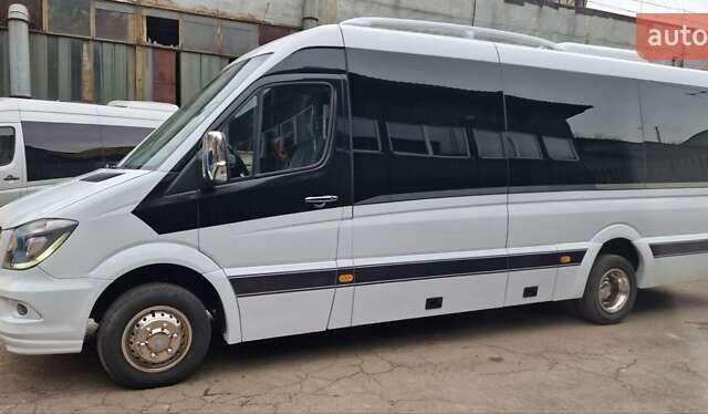 Белый Мерседес Sprinter, объемом двигателя 3 л и пробегом 340 тыс. км за 59900 $, фото 4 на Automoto.ua