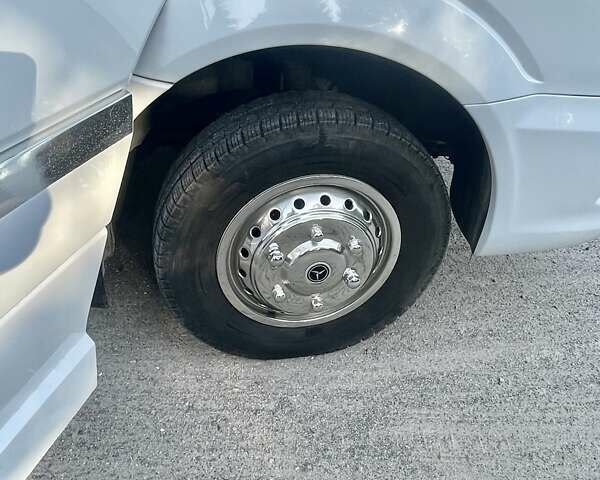Белый Мерседес Sprinter, объемом двигателя 2.9 л и пробегом 400 тыс. км за 54999 $, фото 10 на Automoto.ua