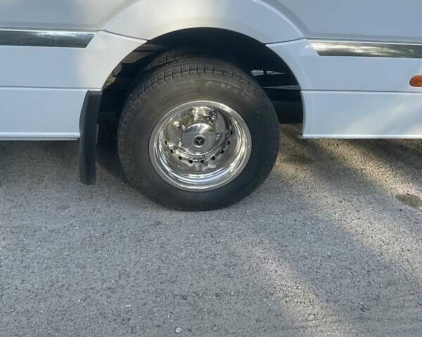 Белый Мерседес Sprinter, объемом двигателя 2.9 л и пробегом 400 тыс. км за 54999 $, фото 9 на Automoto.ua