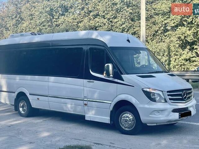 Белый Мерседес Sprinter, объемом двигателя 2.9 л и пробегом 400 тыс. км за 54999 $, фото 3 на Automoto.ua