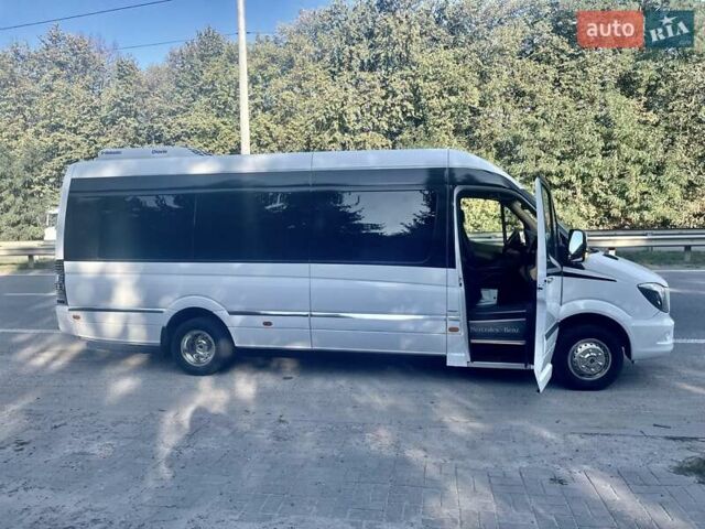 Белый Мерседес Sprinter, объемом двигателя 2.9 л и пробегом 400 тыс. км за 54999 $, фото 8 на Automoto.ua