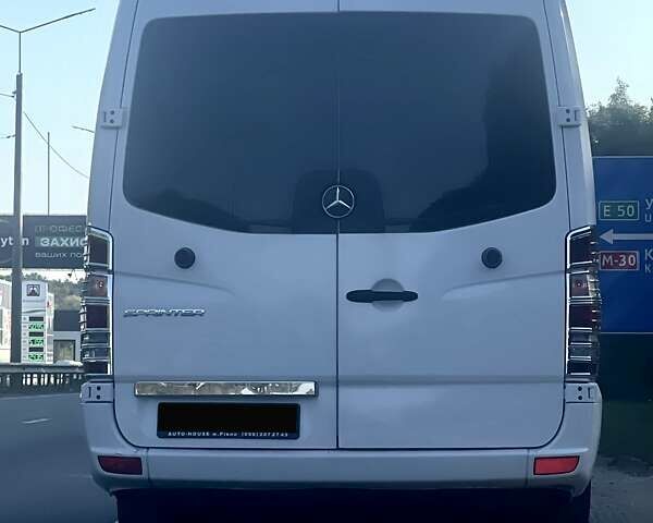 Белый Мерседес Sprinter, объемом двигателя 2.9 л и пробегом 400 тыс. км за 54999 $, фото 11 на Automoto.ua