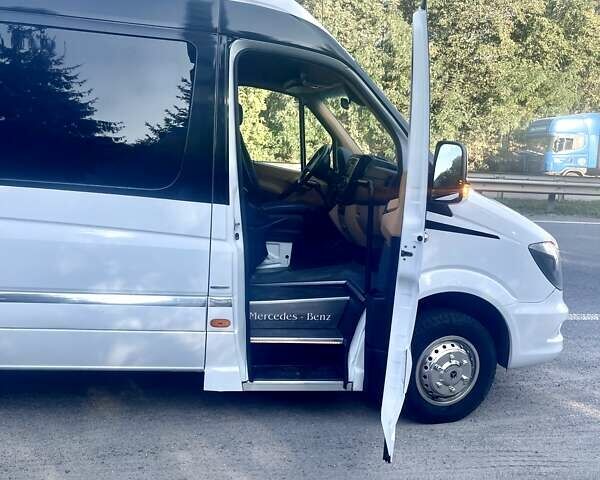 Белый Мерседес Sprinter, объемом двигателя 2.9 л и пробегом 400 тыс. км за 54999 $, фото 7 на Automoto.ua