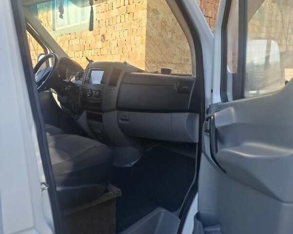 Белый Мерседес Sprinter, объемом двигателя 2.99 л и пробегом 650 тыс. км за 28500 $, фото 7 на Automoto.ua