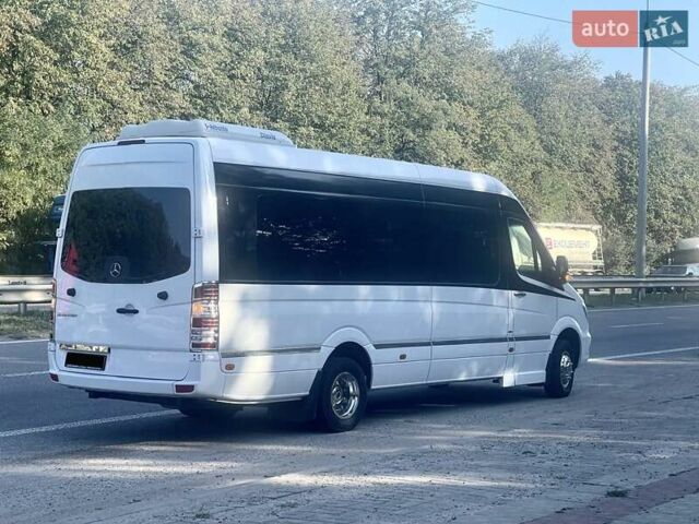 Белый Мерседес Sprinter, объемом двигателя 2.9 л и пробегом 400 тыс. км за 54999 $, фото 2 на Automoto.ua