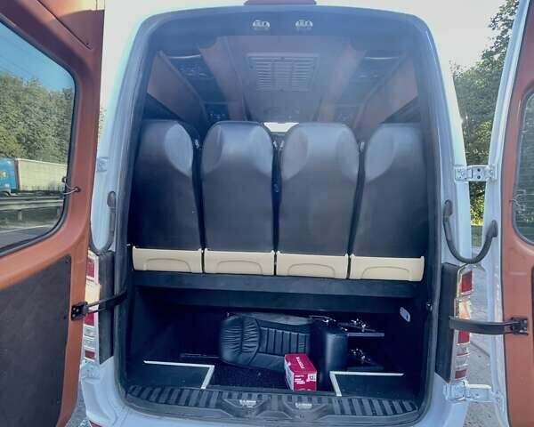 Белый Мерседес Sprinter, объемом двигателя 2.9 л и пробегом 400 тыс. км за 54999 $, фото 34 на Automoto.ua