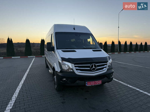 Белый Мерседес Sprinter, объемом двигателя 3 л и пробегом 312 тыс. км за 63800 $, фото 2 на Automoto.ua