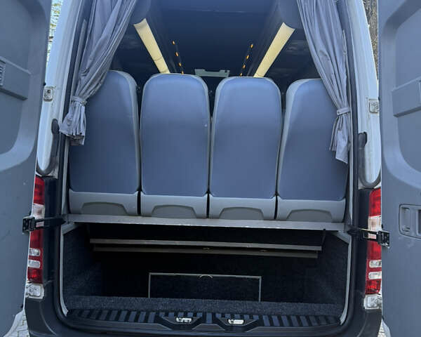 Белый Мерседес Sprinter, объемом двигателя 3 л и пробегом 312 тыс. км за 63800 $, фото 65 на Automoto.ua