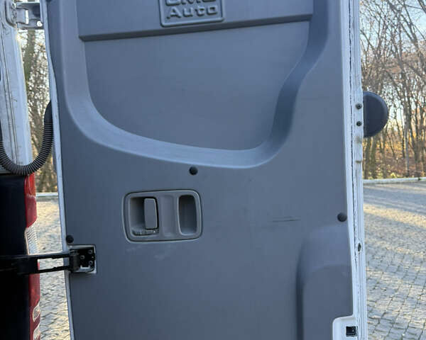 Белый Мерседес Sprinter, объемом двигателя 3 л и пробегом 312 тыс. км за 63800 $, фото 49 на Automoto.ua