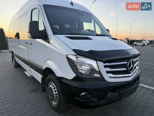 Белый Мерседес Sprinter, объемом двигателя 3 л и пробегом 312 тыс. км за 63800 $, фото 1 на Automoto.ua