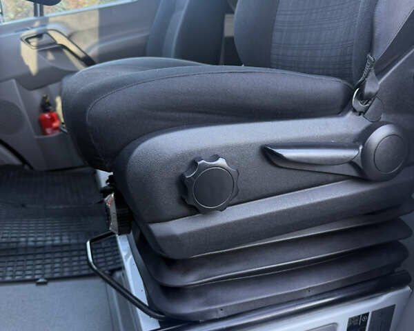 Белый Мерседес Sprinter, объемом двигателя 3 л и пробегом 312 тыс. км за 63800 $, фото 26 на Automoto.ua