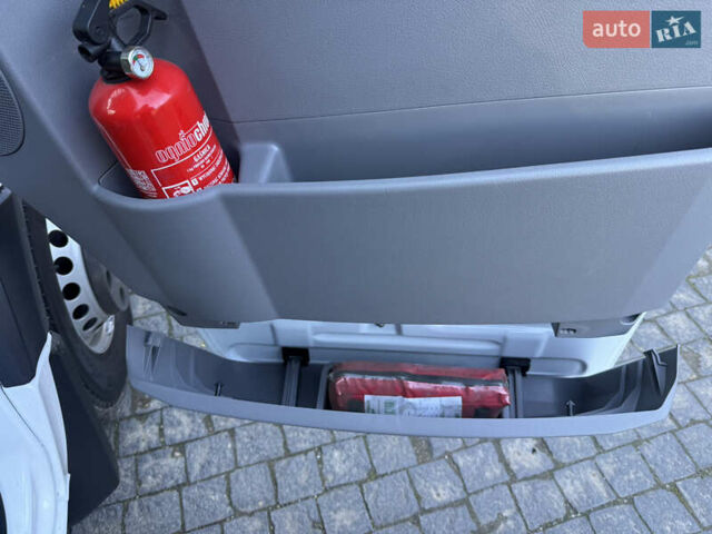 Белый Мерседес Sprinter, объемом двигателя 3 л и пробегом 312 тыс. км за 63800 $, фото 29 на Automoto.ua