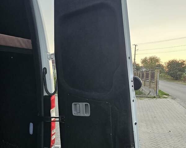Білий Мерседес Sprinter, об'ємом двигуна 2.99 л та пробігом 280 тис. км за 35900 $, фото 34 на Automoto.ua