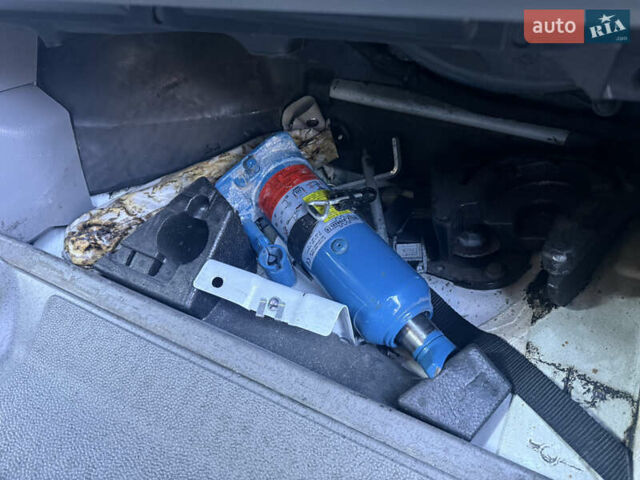 Белый Мерседес Sprinter, объемом двигателя 3 л и пробегом 312 тыс. км за 63800 $, фото 28 на Automoto.ua