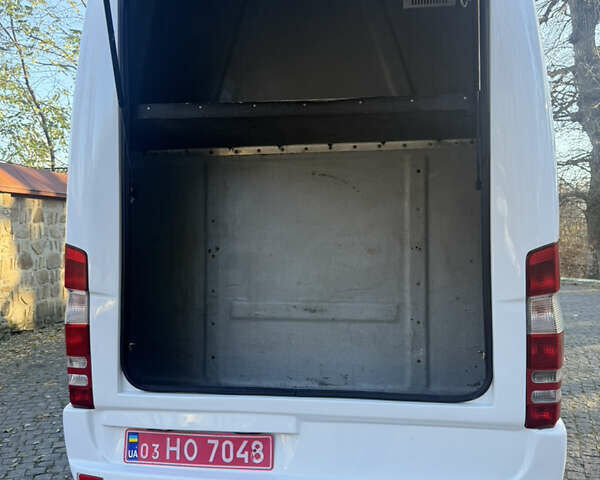 Белый Мерседес Sprinter, объемом двигателя 3 л и пробегом 312 тыс. км за 63800 $, фото 47 на Automoto.ua