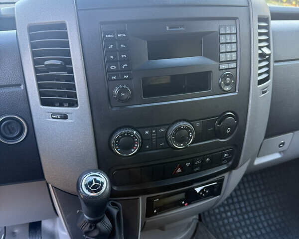 Белый Мерседес Sprinter, объемом двигателя 3 л и пробегом 312 тыс. км за 63800 $, фото 76 на Automoto.ua